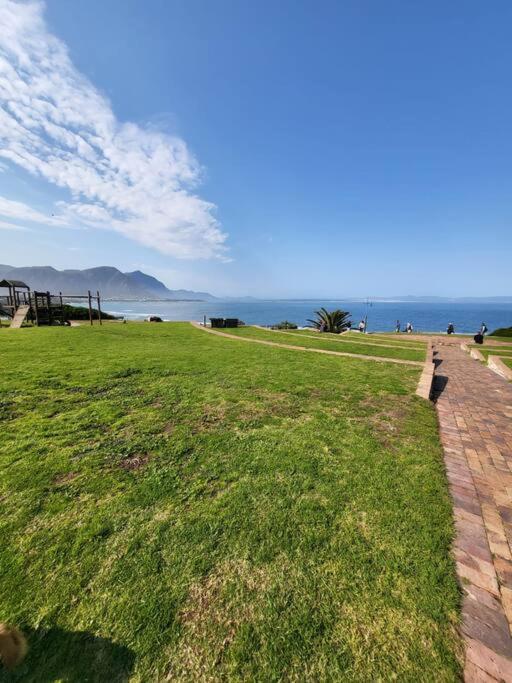 *Self-Check In - Whale Watching Paradise -Central* Hermanus Kültér fotó